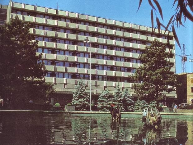 Фонтан с рыбками (1970-е годы)