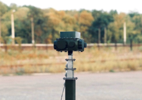 При работающем комплексе «Серп-ВС» оператор БПЛА теряет возможность управлять полётом.