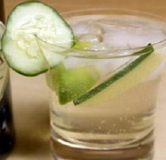 Файл:Огуречный джин-тоник (коктейль).jpg