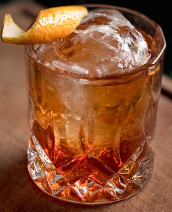 Файл:Кальвадос олд фэшн (коктейль).jpg