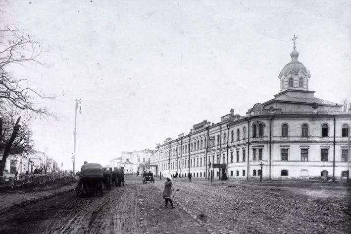 Файл:Здание гимназии святой Александры Ставрополь 1910 год.jpg