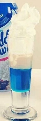 Файл:Месячные Смурфов (коктейль).jpg