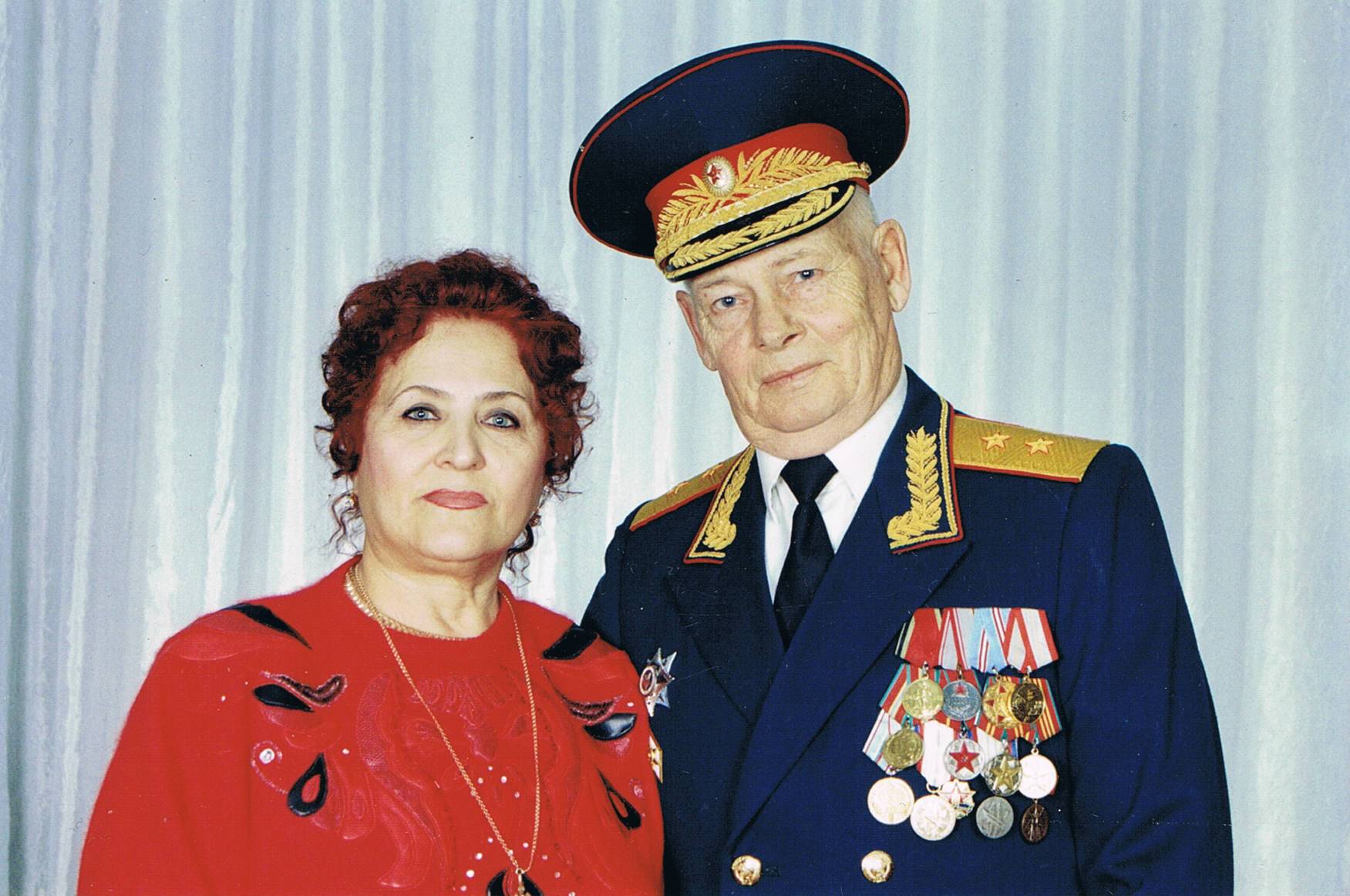 Родители Щепины Тамара Петровна и Юрий Фёдорович. Майкоп 2013.