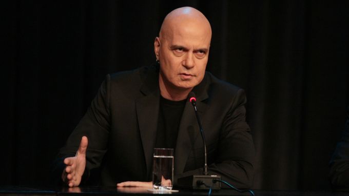 Слави Трифонов Болгария.jpg