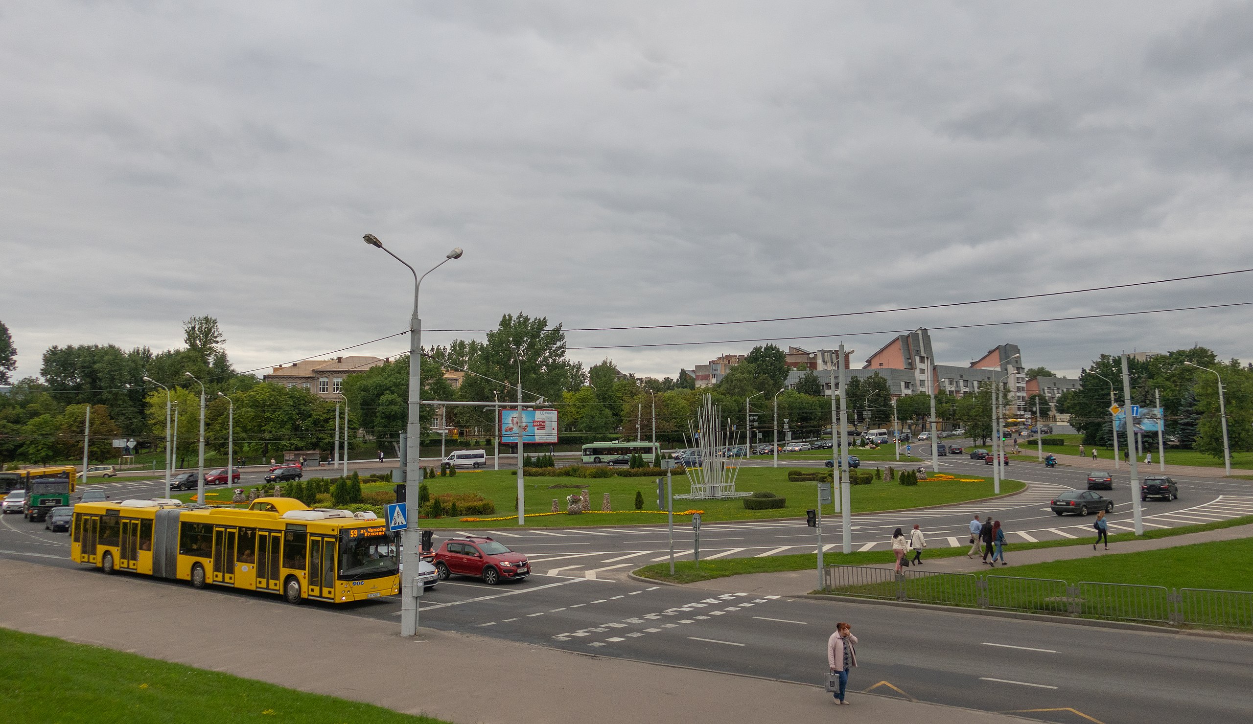Файл:Zaparožskaja square (Minsk, Belarus) p02.jpg