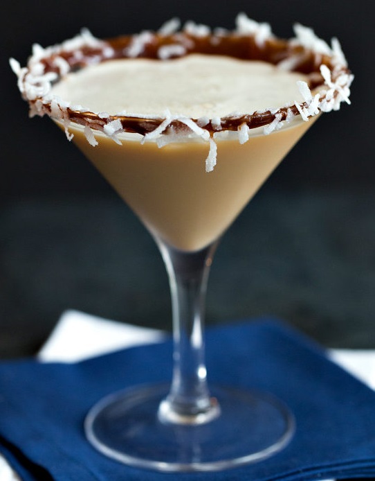 Файл:Алмонд Джой Мартини (коктейль).jpg