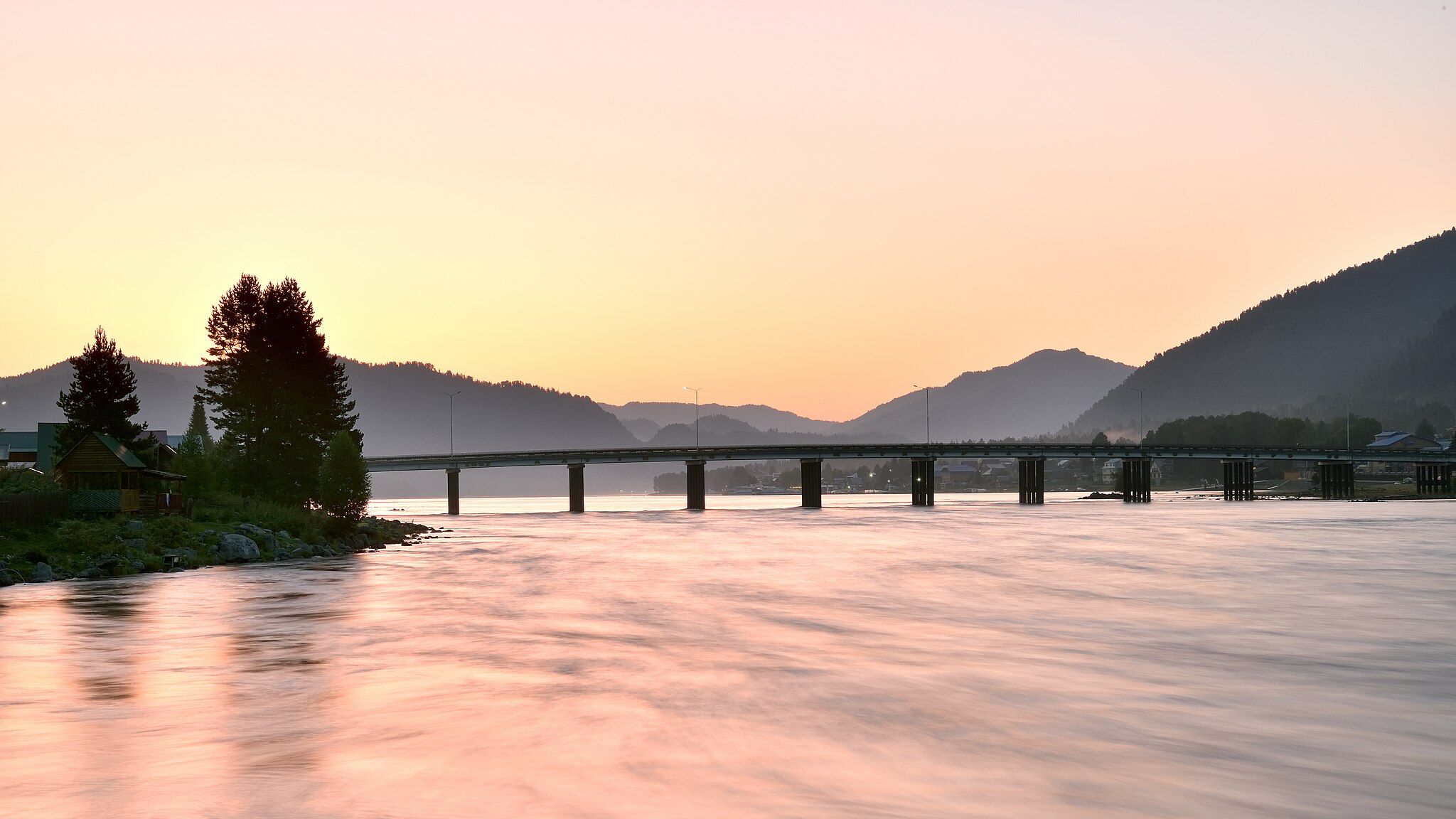 Рассвет над Телецким озером в Артыбаше