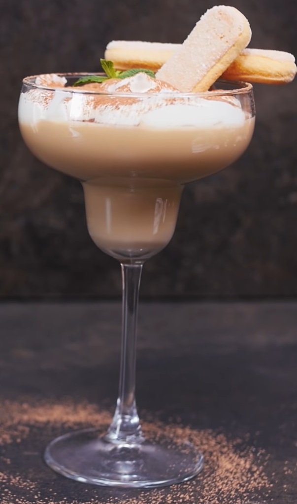Тирамису мартини (коктейль) 4.jpg