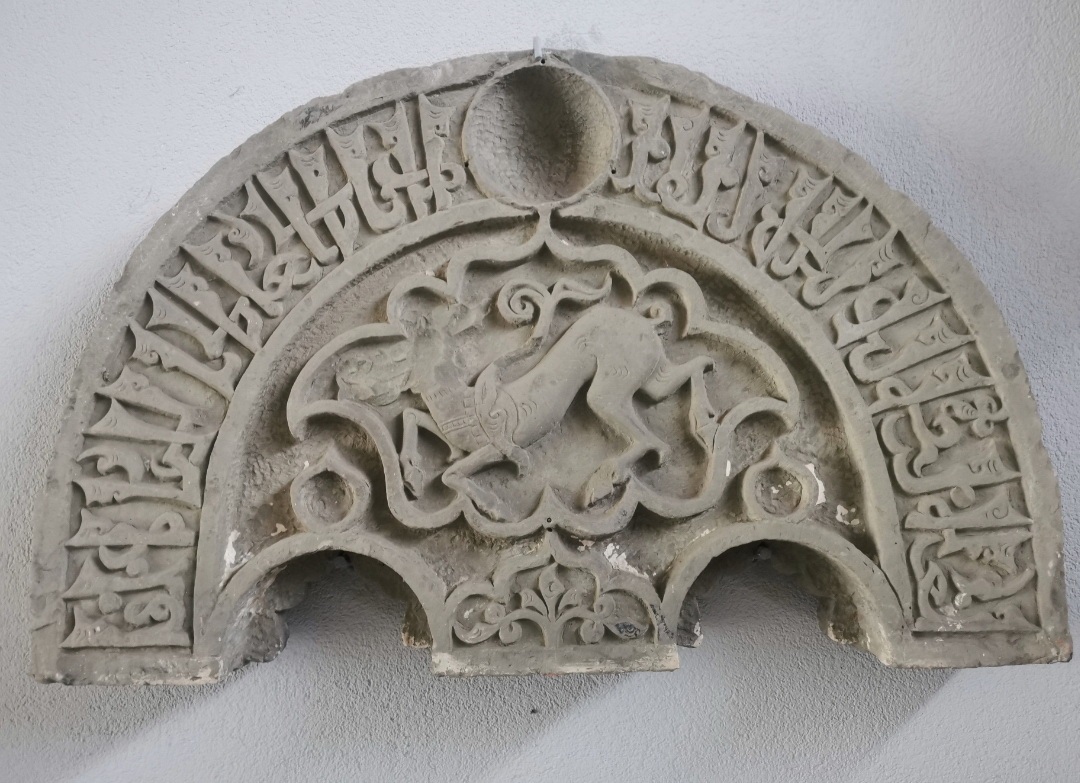 Файл:Дагестанская резьба по камню.jpg