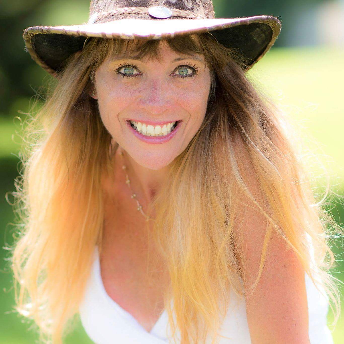 Элли Лобель