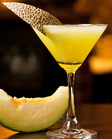 Файл:Дынная сангрия с белым вином (коктейль).jpg