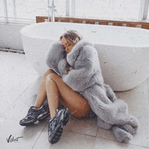 Мари Краймбрери — Пряталась в ванной.jpeg