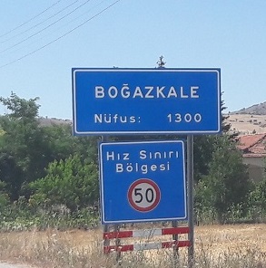 Boğazkale tabela.jpg