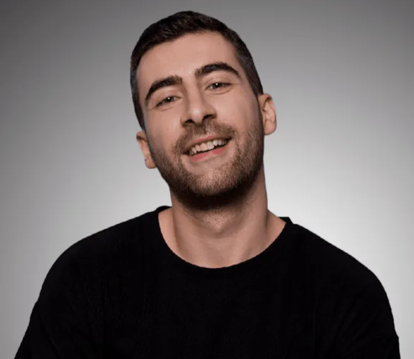 Комик Самвел Кафьян.png