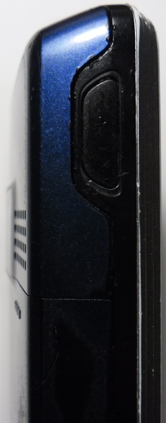 С правой стороны корпуса располагается инфракрасный порт.