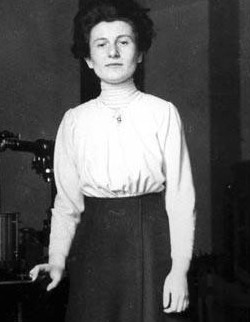 Hedwig Kohn-cropped.jpg