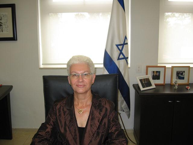 Embajadoraרודיקה רדיאן-גורדון.jpg