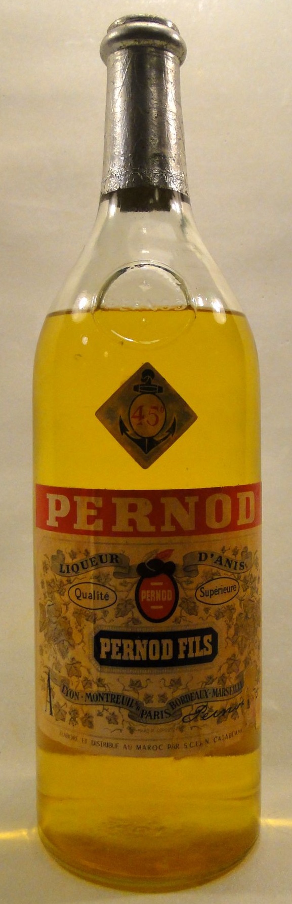 с PERNOD в красном кружке, сверху PERNOD 45, Lion Montreuil s/b, с доп.надписью снизу