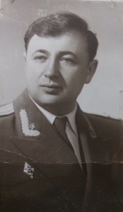 E2bf03d29c489ee57637a8f534afa56b L.jpg