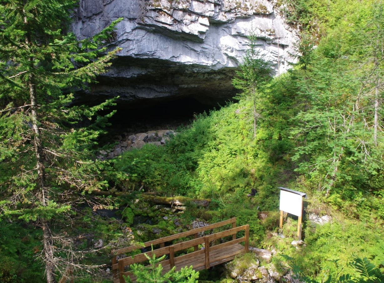 Азасская пещера.jpg