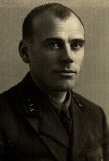 Командир разведроты 21-го стрелкового полка младший лейтенант Владимир Кирк.