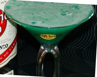 Файл:Голубые Небеса (коктейль).jpg