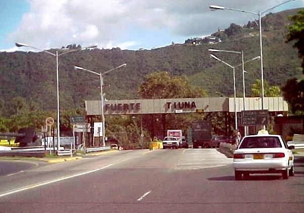 Один из въездов на Фуэртэ-Тиуна.