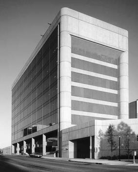 Файл:Alfred P. Murrah Federal Building before destruction.jpg