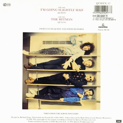 На задней обложке сингла I'm Going Slightly Mad изображено фото группы