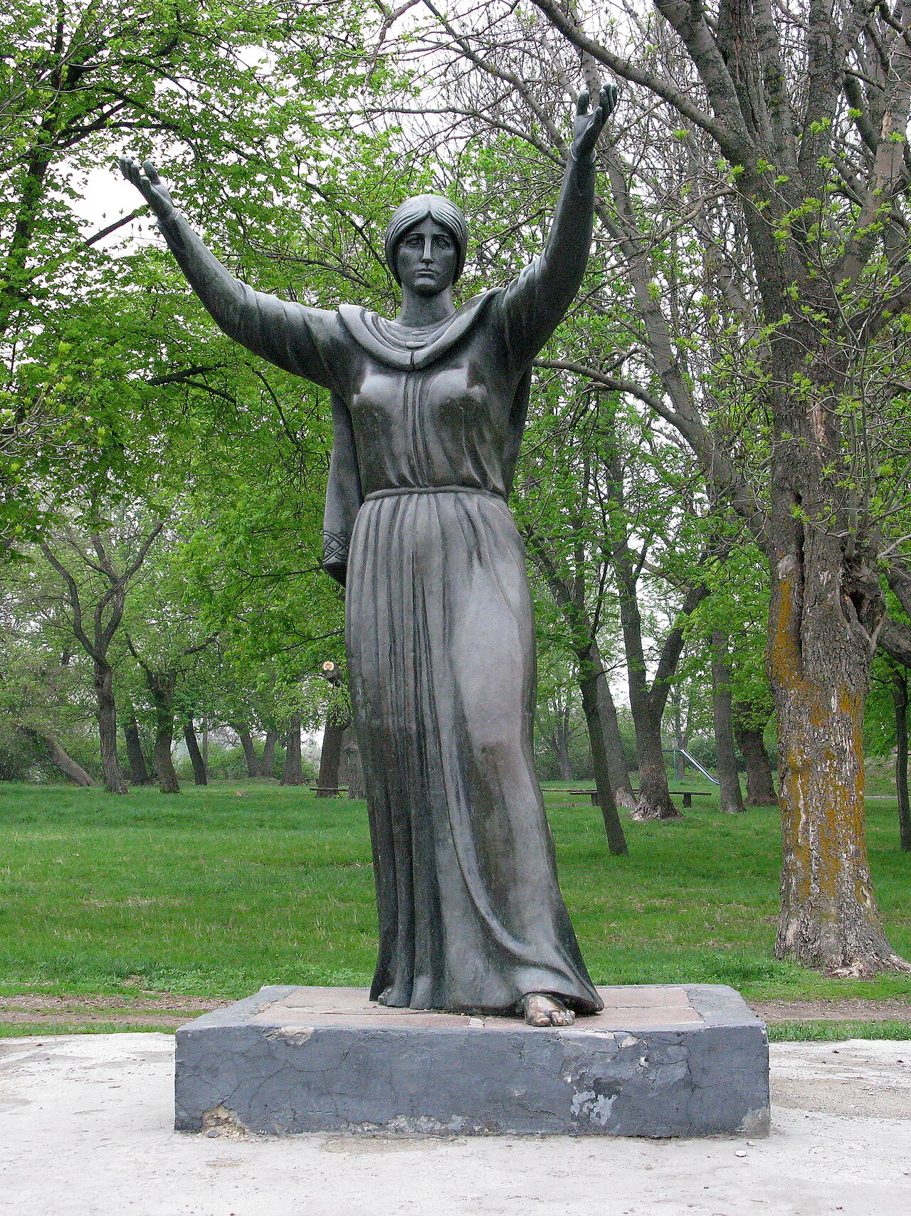 Файл:Пам'ятник княгині Ярославні 1.jpg