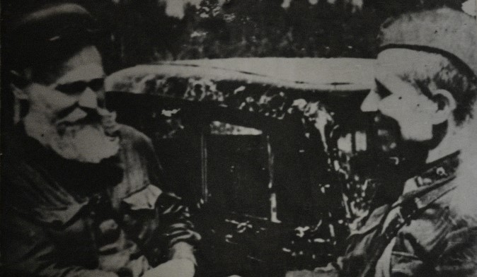 Н.З. Коляда и фронтовой кинооператор капитан Филин