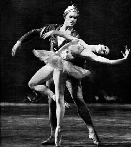 Николай Ковмир — Купец, Татьяна Терехова — Невольница (балет «Корсар»), Кировский театр, 1975.