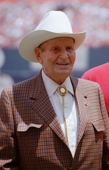 Пожилой достопочтенный американец в Боло