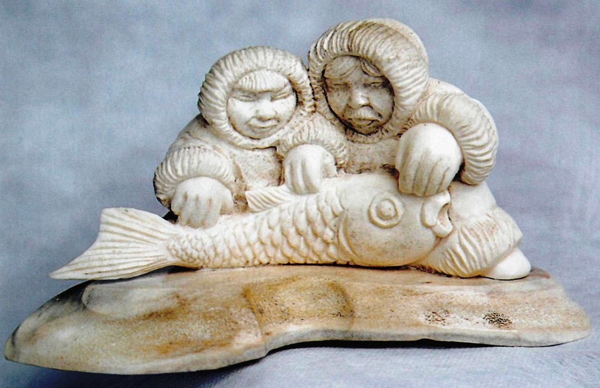 Файл:Ямальская резная кость.jpg