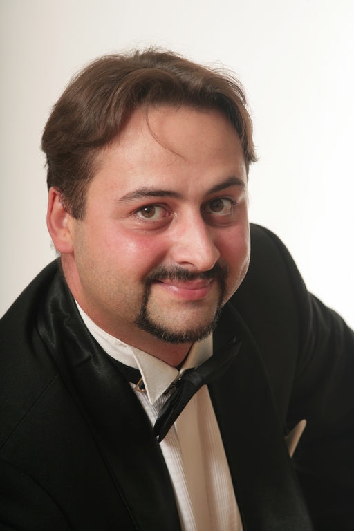 Макаров, Денис Николаевич (певец).jpg