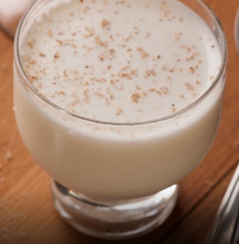 Файл:Поцелуй пчелы (коктейль).jpg