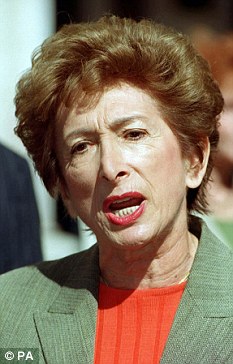 Article-1210385-00D9512A1000044C-441 233x364.jpg