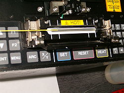 Установка комплекта для защиты стыка (КДЗС) оптических волокон