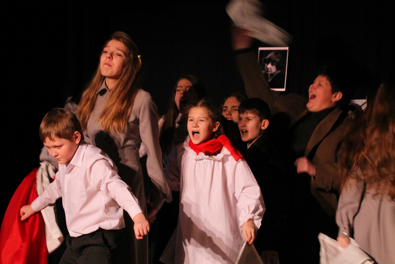 Спектакль "За всех - противу всех!"