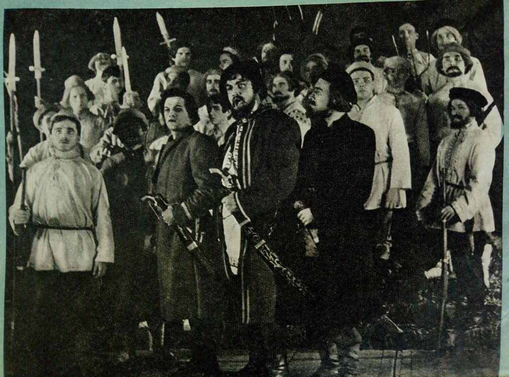 Файл:Премьера оперы Акпатыр.jpg