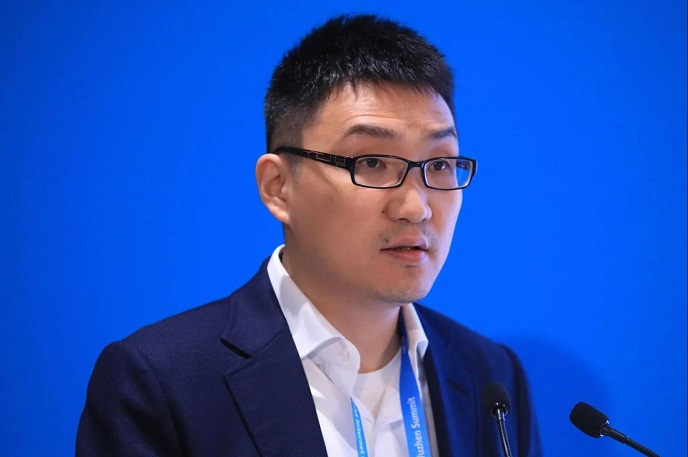 Файл:Колин Чжэн китайский миллиардер.jpg