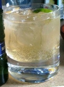 Файл:Малыш Бехер (коктейль).jpg