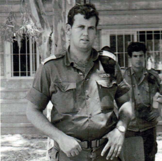 יוסי מורג במהלך שירותו הצבאי.jpg