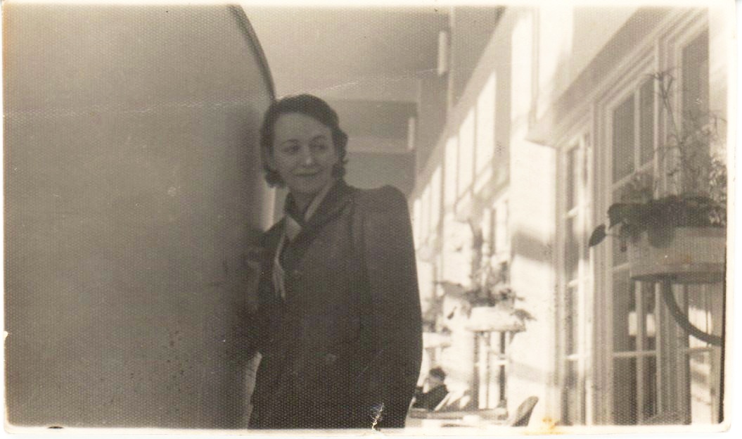 Елена Сергеевна Булгакова.jpg