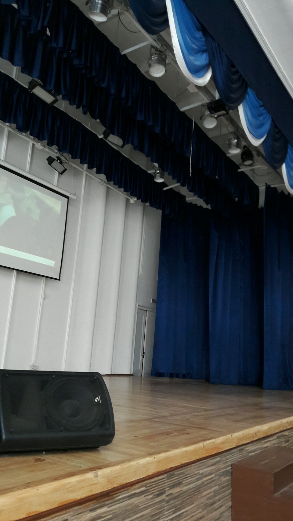 Актовый зал