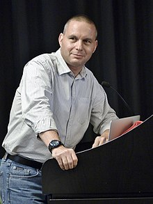 Файл:Yizhar Shai, 2015.jpg