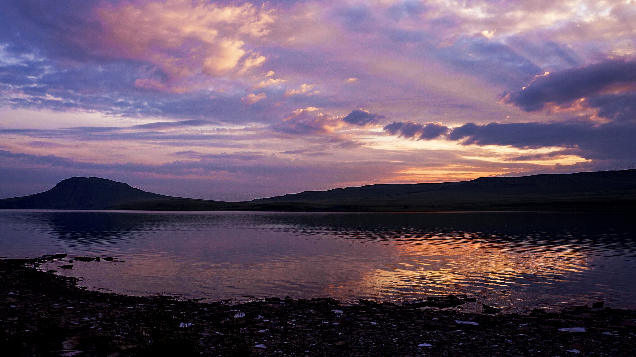 Закат на озере Белё