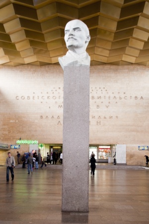 Leningradskiy vokzal.jpg