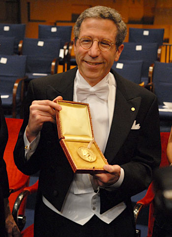 Maskin medal photo.jpg