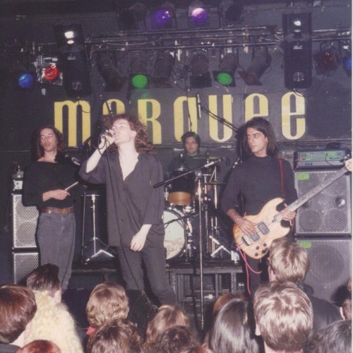 На концерте в 1992 году. Слева направо: Бен Коулман, Тим Баунесс, Стив Джансен, Мик Карн